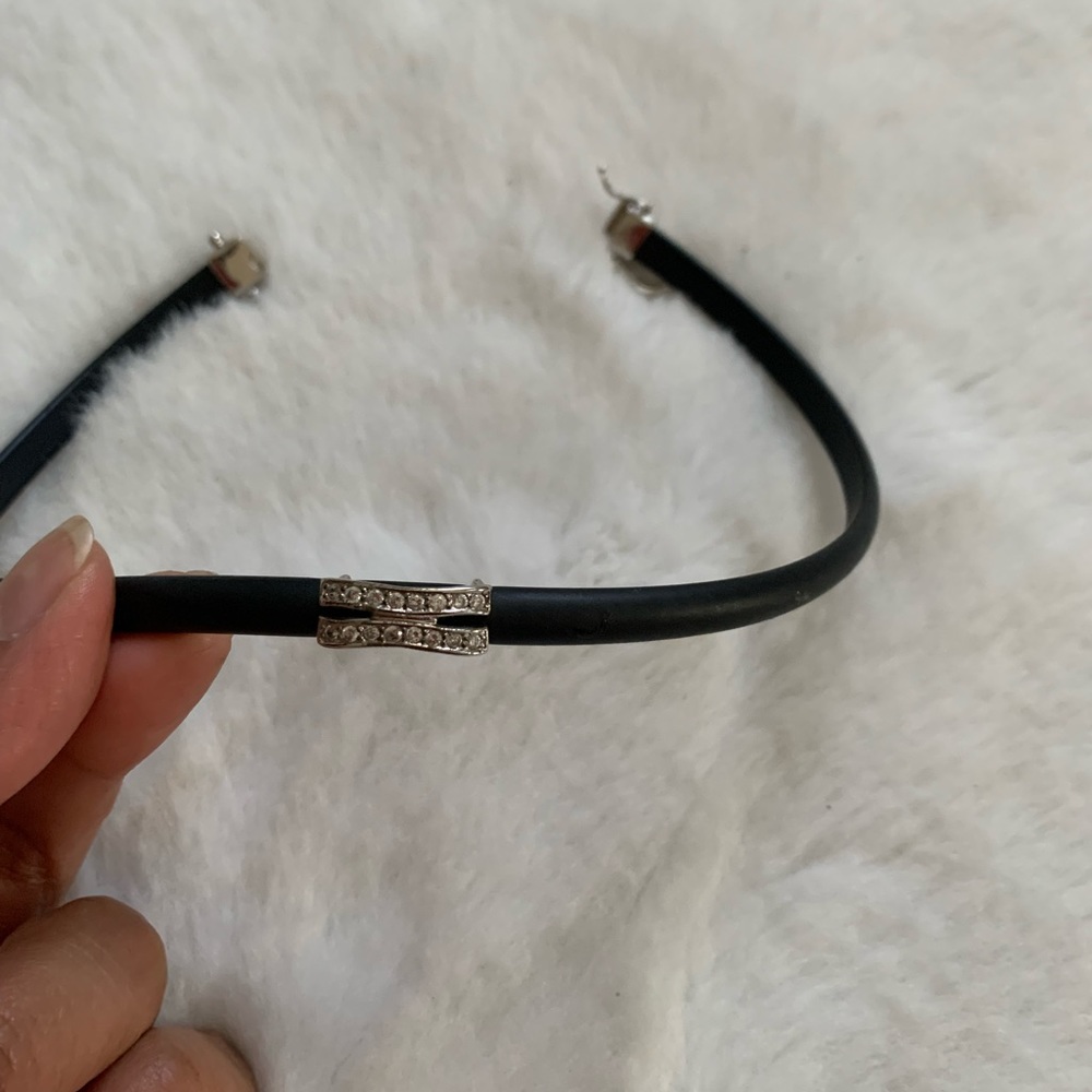 Beautiful black / silver choker
